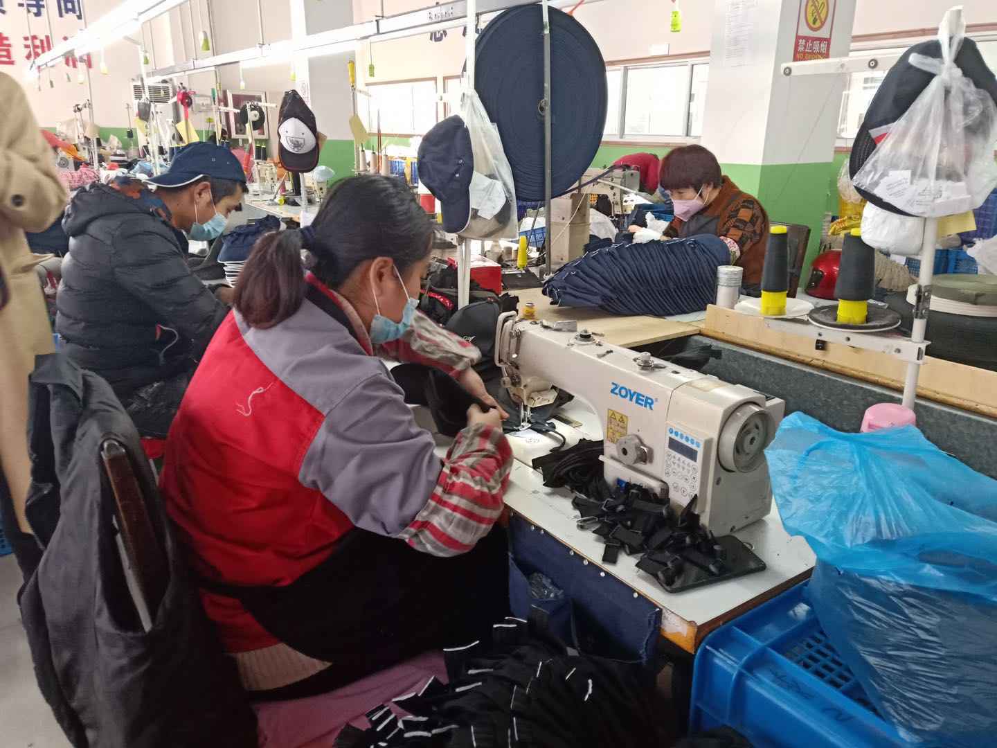 这里的400余家企业如何拉长上下游制帽产业链？