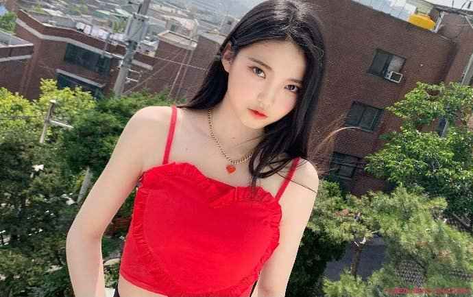 淡黄的长裙蓬松的头发为什么火了 选手李熙凝退赛真相揭秘