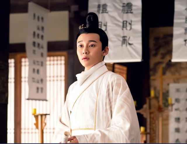 三千鸦杀左紫辰扮演者是谁 左紫辰喜欢谁结局如何