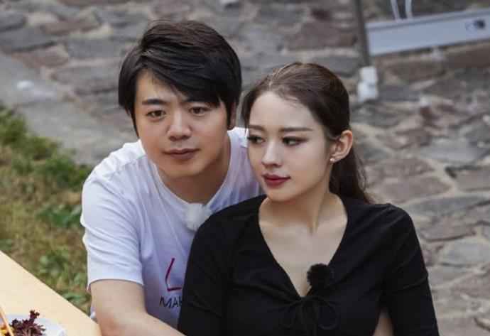 吉娜抱起150斤郎朗怎么回事 纤细的身体力大如牛惊呆众人