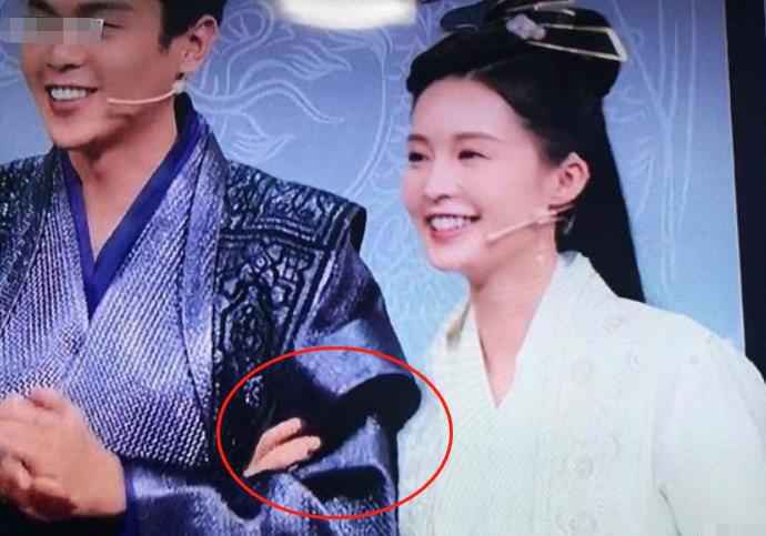 李沁挽张若昀 小举动让观众吃一惊两人到底是什么关系