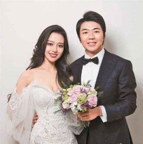 吉娜抱起150斤的郎朗什么情况？小小身体爆发力惊人还顺便辟谣了