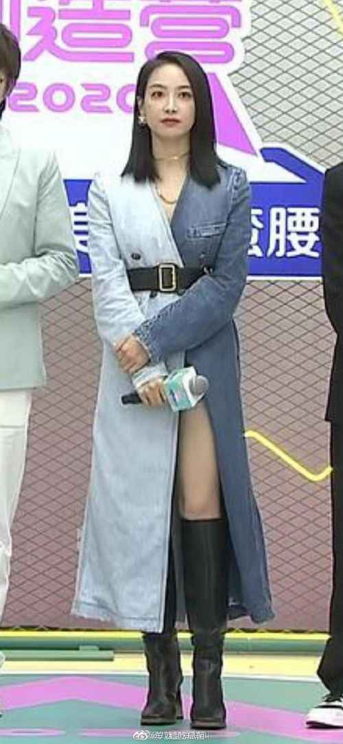 SM站姿培训现场图 宋茜鹿晗黄子韬同款站姿亮了原因竟是这样的