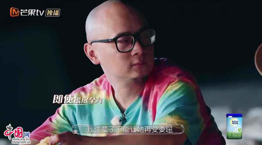 傅首尔童年曾为见妈妈喝洗洁精 傅首尔个人资料家庭背景遭扒