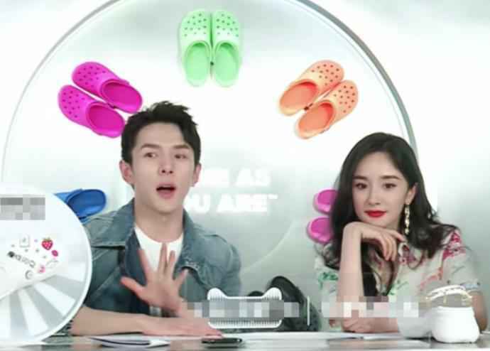 杨幂李佳琦直播哪里能看？大幂幂公开脚踝尺寸不愧是精致女明星