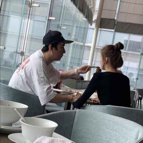王思聪新女友甜仇是谁海量私照爆出 王思聪新女友甜仇竟还有这层身份