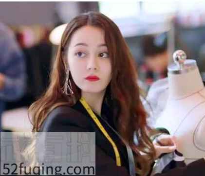 幸福触手可及原著小说叫什么？黄景瑜和迪丽热巴饰演什么角色
