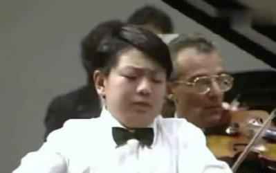 13岁的郎朗和现在一模一样 郎朗13岁弹琴照令人震惊