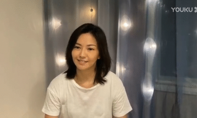 孙燕姿光脚唱逆光，孙燕姿出道20周年线上演唱会全程回顾