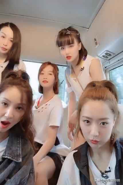 乘风破浪的姐姐在线观看免费 蓝盈莹5人团线下合体跳舞视频