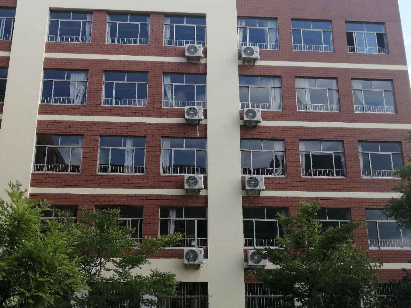 青岛西海岸新区： “云课堂”助力高中高考考生“备考”