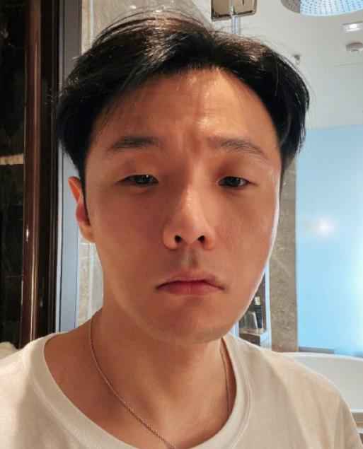 李荣浩新歌歌词竟然只有九个字怎么回事 李荣浩新歌叫什么试听地址完整版