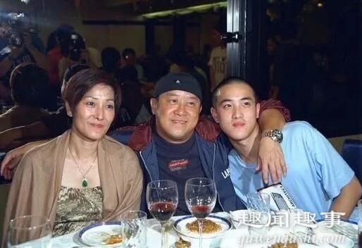 曾志伟妻子去世原因是什么 曾志伟妻子是谁朱锡珍照片个人资料