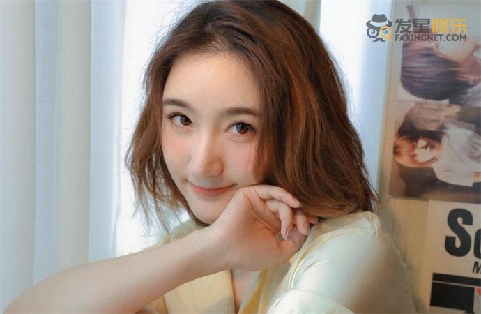 楼佳悦为什么蓝眼睛是因为混血吗 个人资料及家庭背景起底