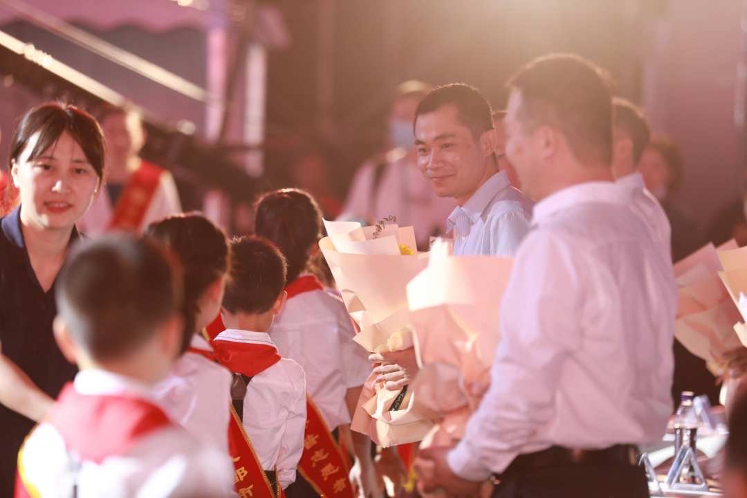 成都科学夜点亮“科技之光” 这些战疫的“利器”你了解哪些？