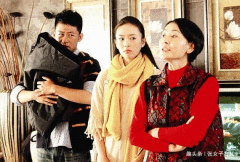 老人给女子带娃,被当成了理所当然,还有不帮忙带娃就不给养老的