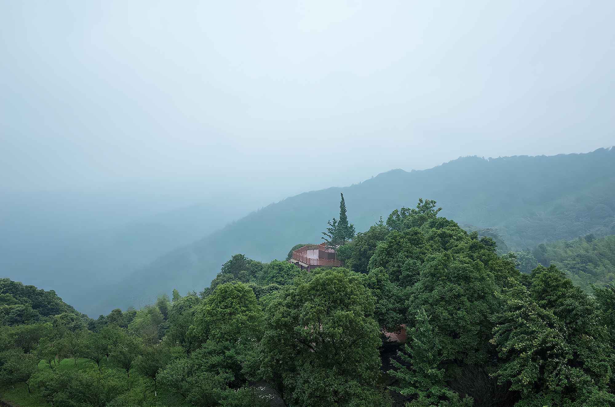 江西首个5A级乡村旅游景点，藏在深山中，景色美如“人间仙境”