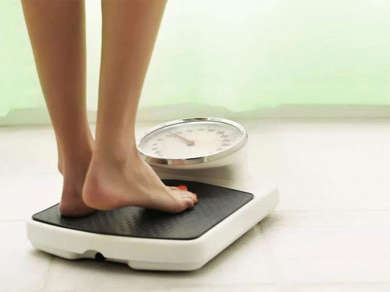如何把握产后六个月“易瘦期”且不影响哺乳质量做到月瘦20斤？