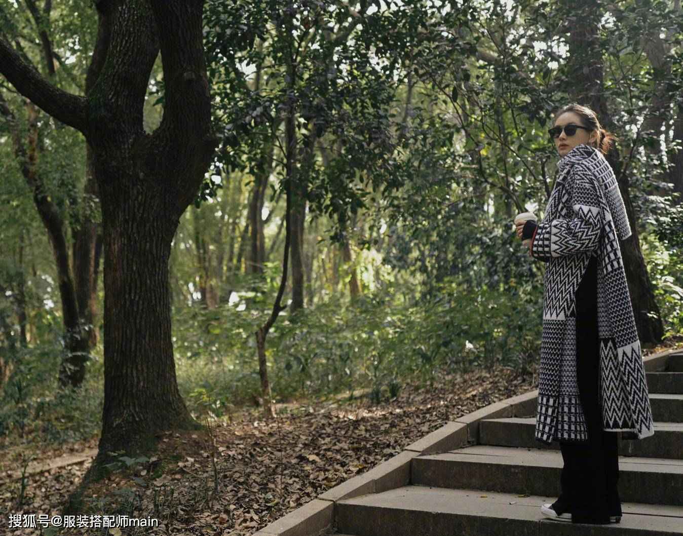 矮就不能穿大衣了吗?王子文的增高术了解一下,3招显高又时髦