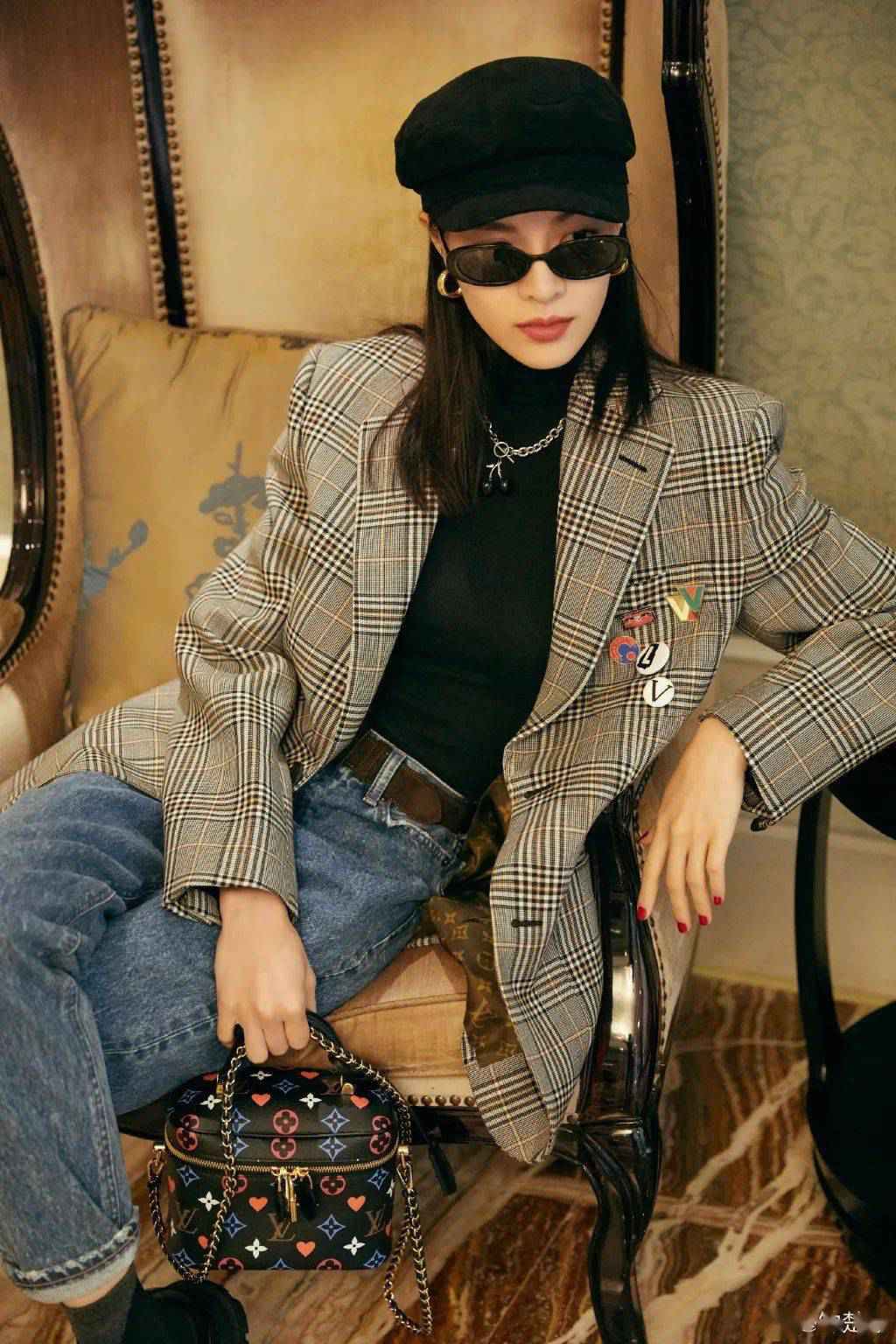 热播剧女象棋天才造型更出圈~这一波复古格纹带起来！