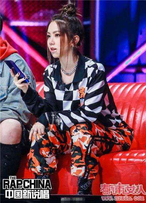 中国新说唱第三期邓紫棋衣服是什么牌子 中国新说唱 邓紫棋 off-white 中国新说唱第三期邓紫棋衣服是什么牌子 中国新说唱 邓紫棋 off-white