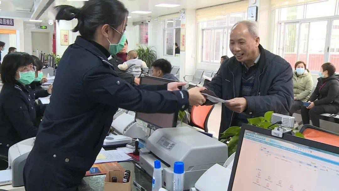 让老人办事省心更暖心,这个服务中心这样做~