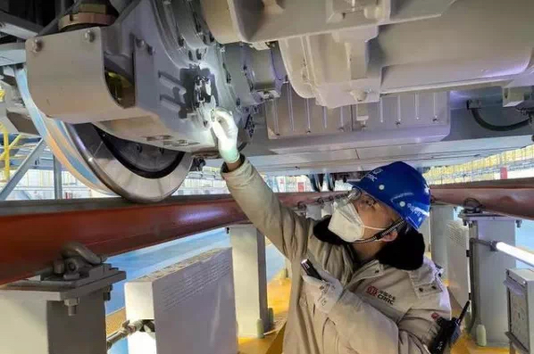 北科大助力“最抗冻”复兴号动车组问世