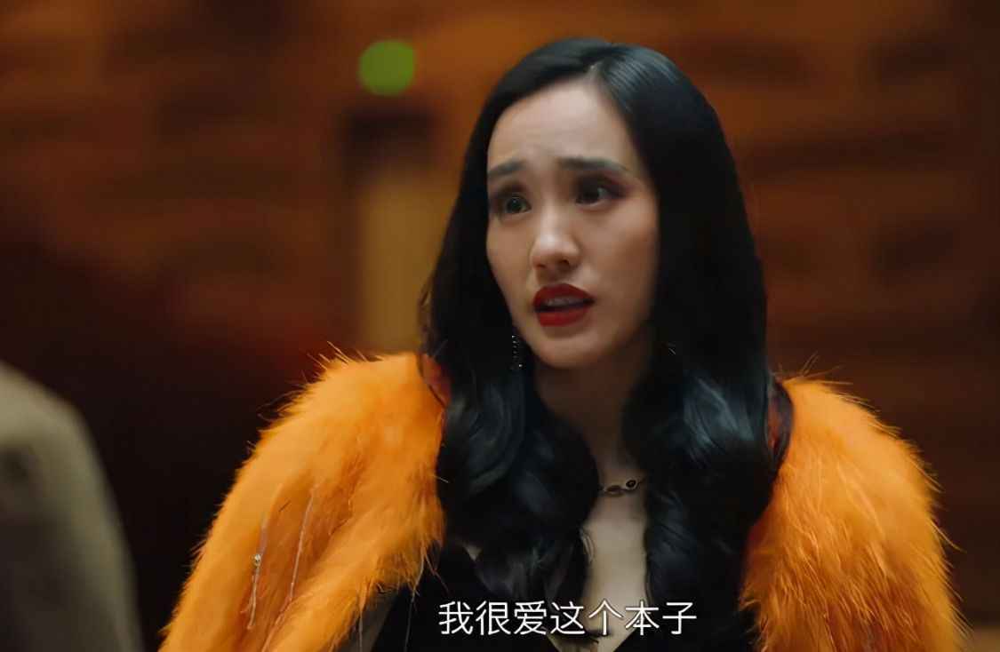 王智穿紧身裙走红毯，没修图脸也太老了，她才38岁看着像48岁的！