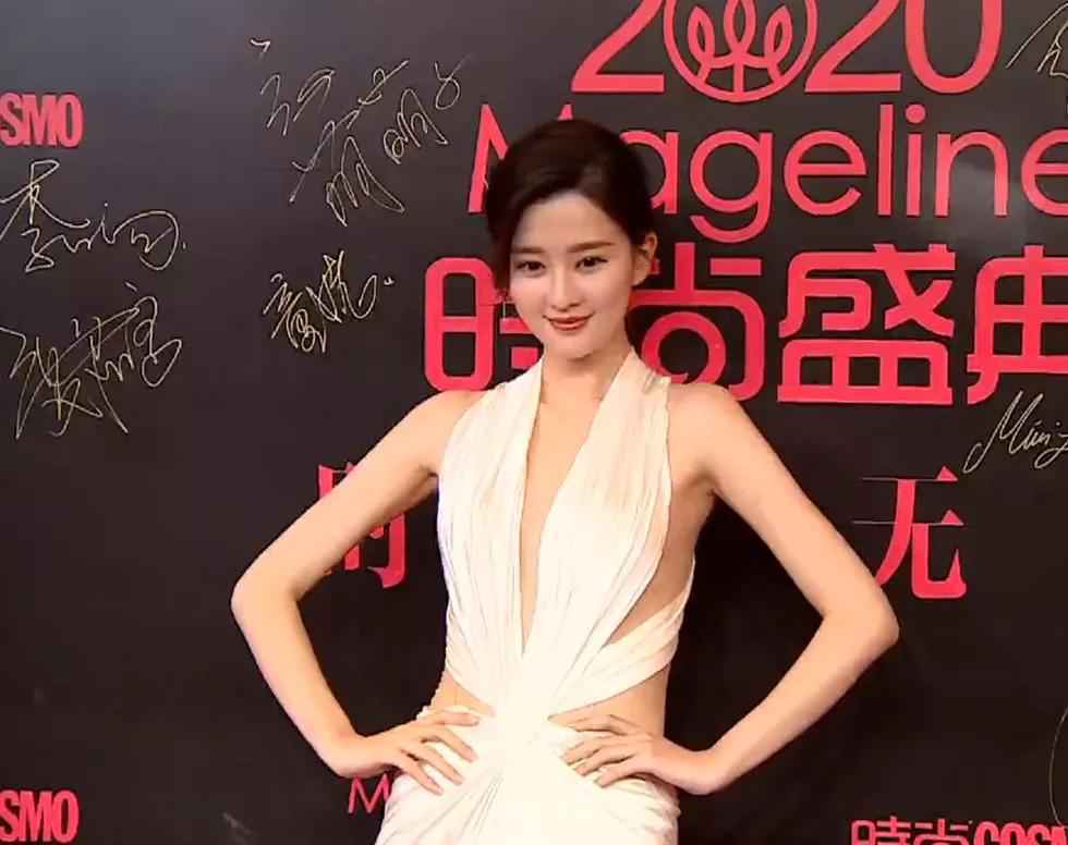 年末红毯扎堆，这些女星穿得一个比一个大胆，尤其是江疏影吴宣仪