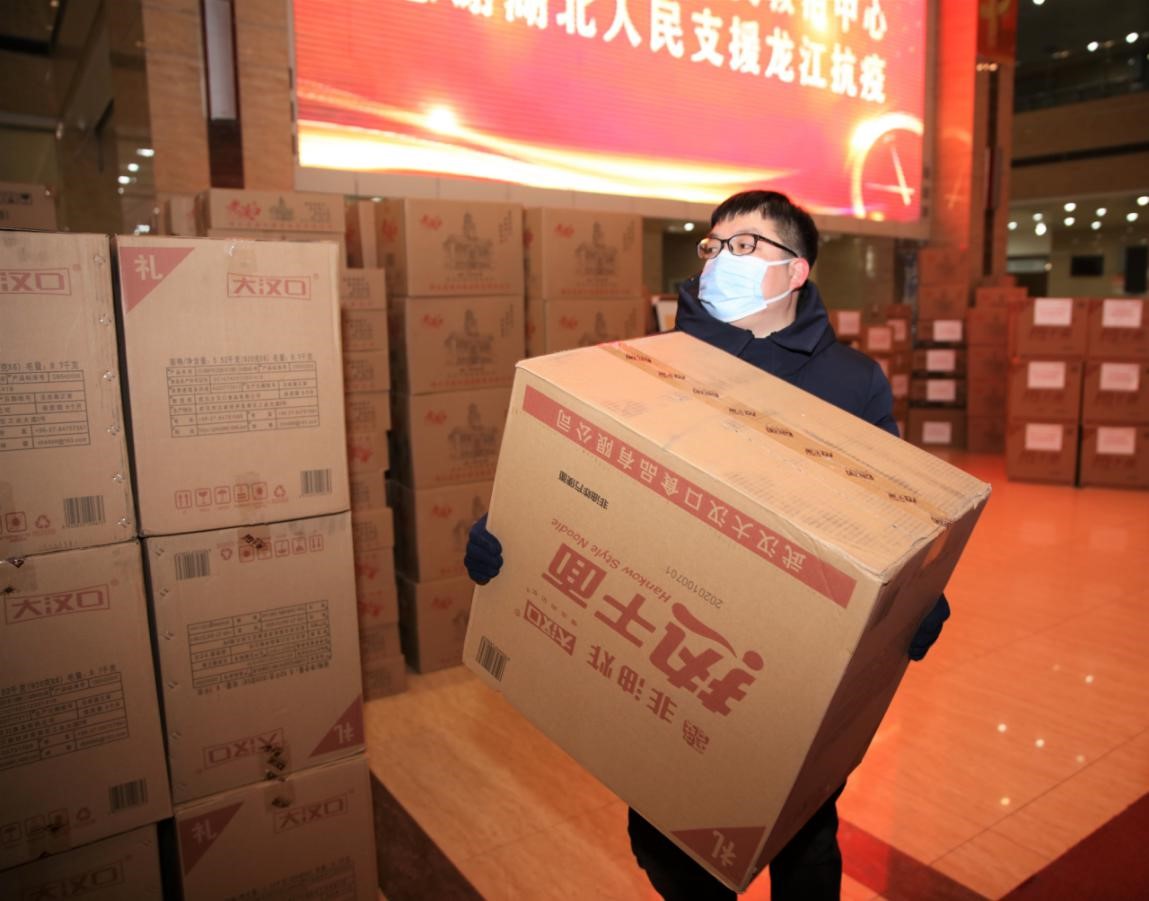 曾经“烤冷面给热干面加油”，如今“热干面给烤冷面加油”