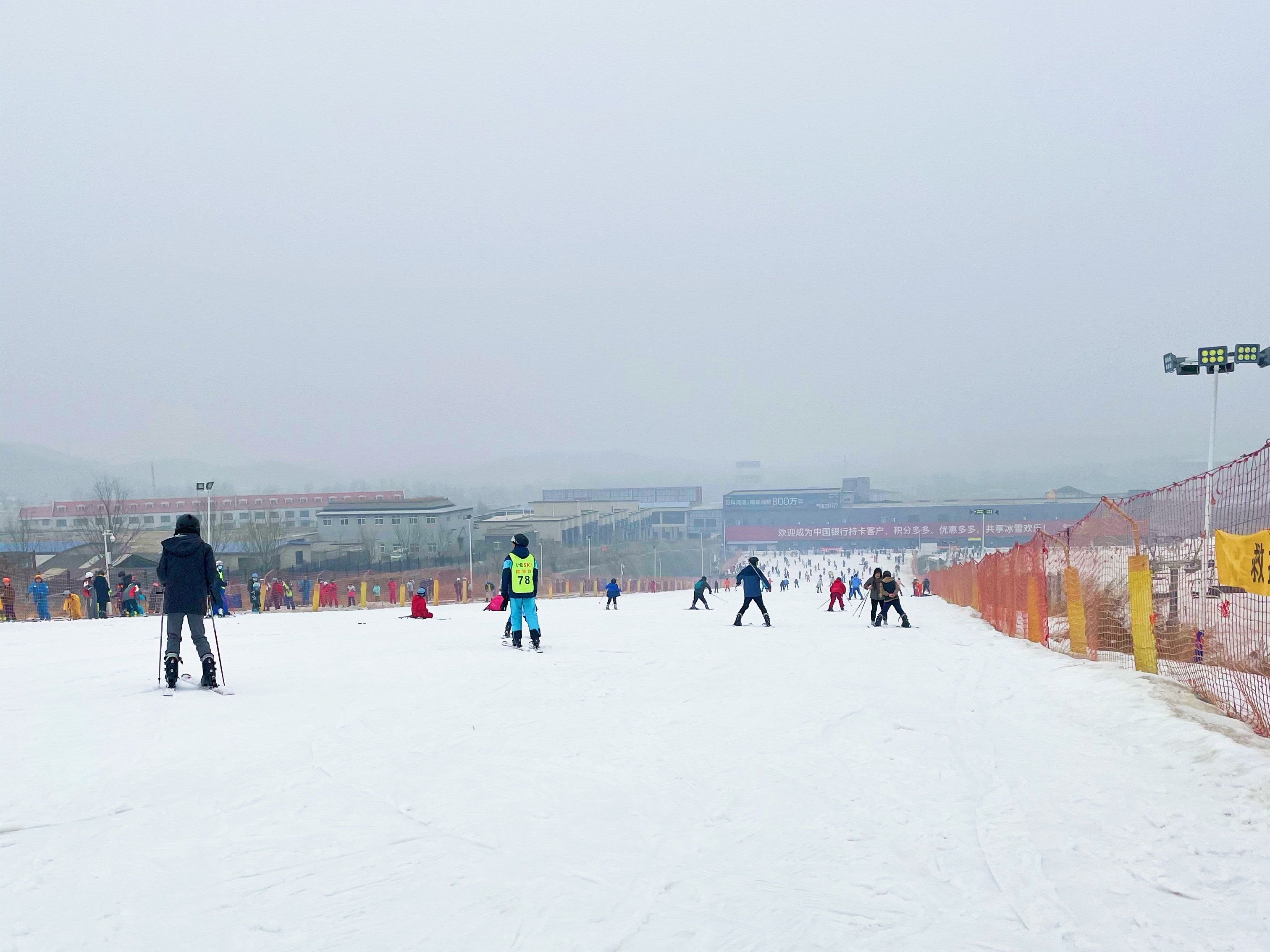 来吧！让我们在春节里感受冰雪运动的速度与激情