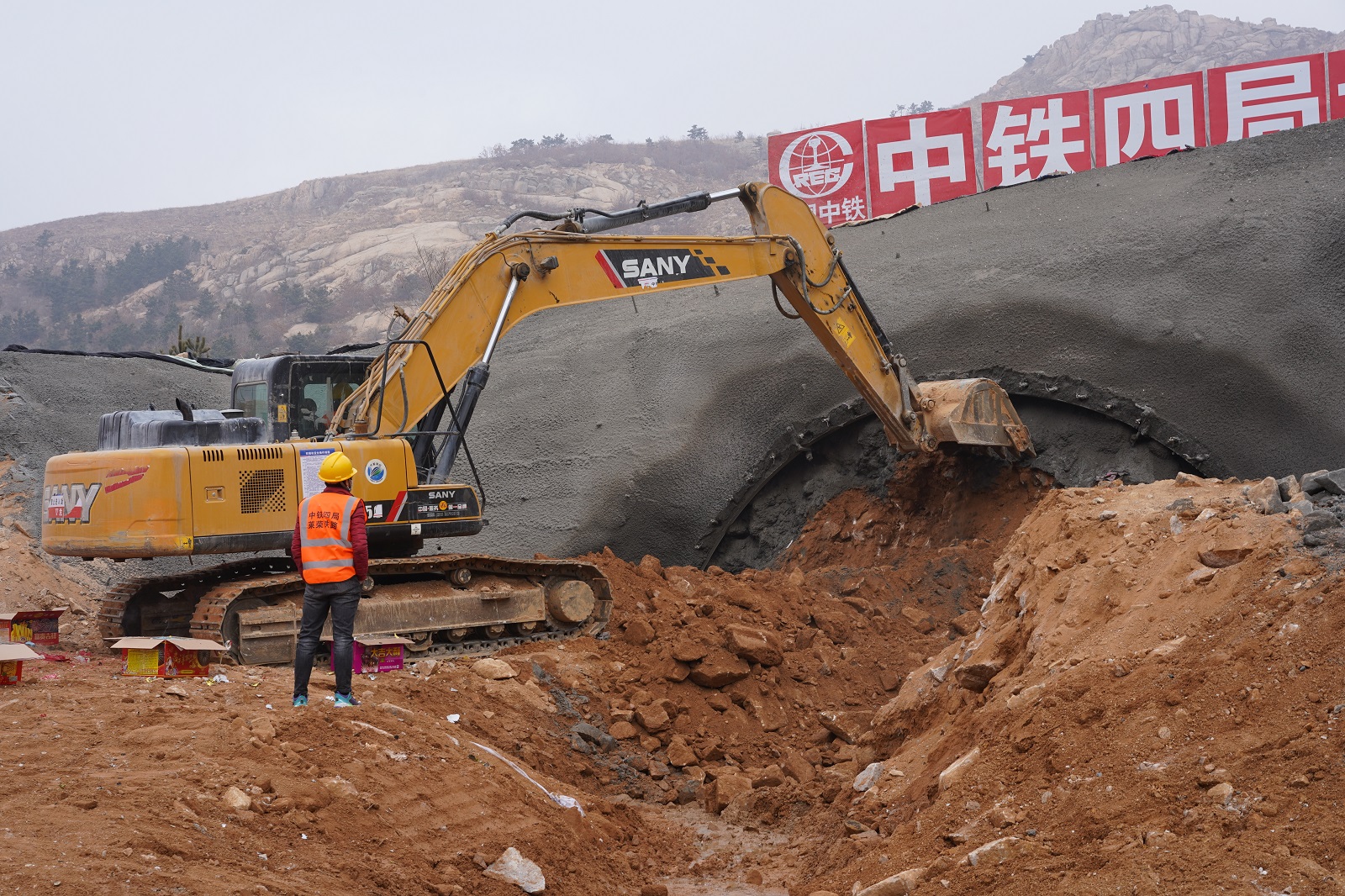 破解多重难题，莱荣铁路建设按下“加速键”