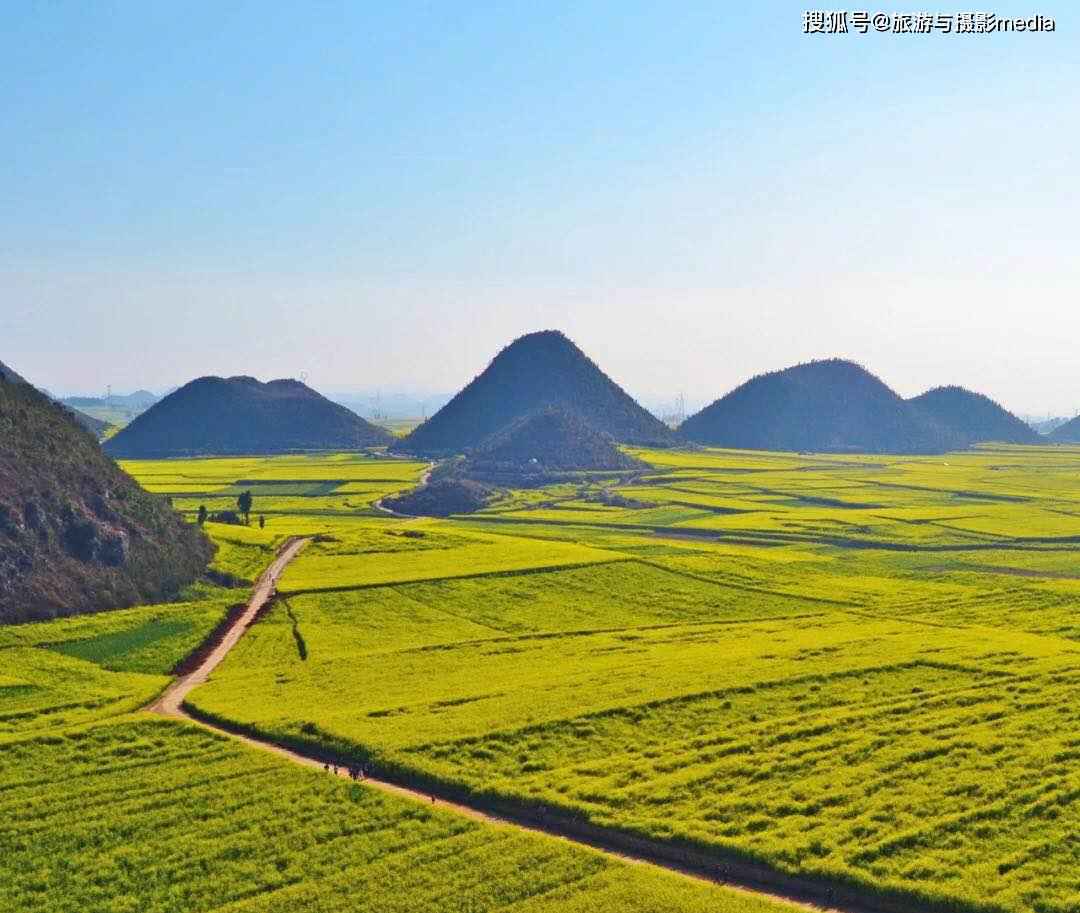 中国最美五大峰林之一，万顷油菜花照耀四方，更有绝美日出等你看