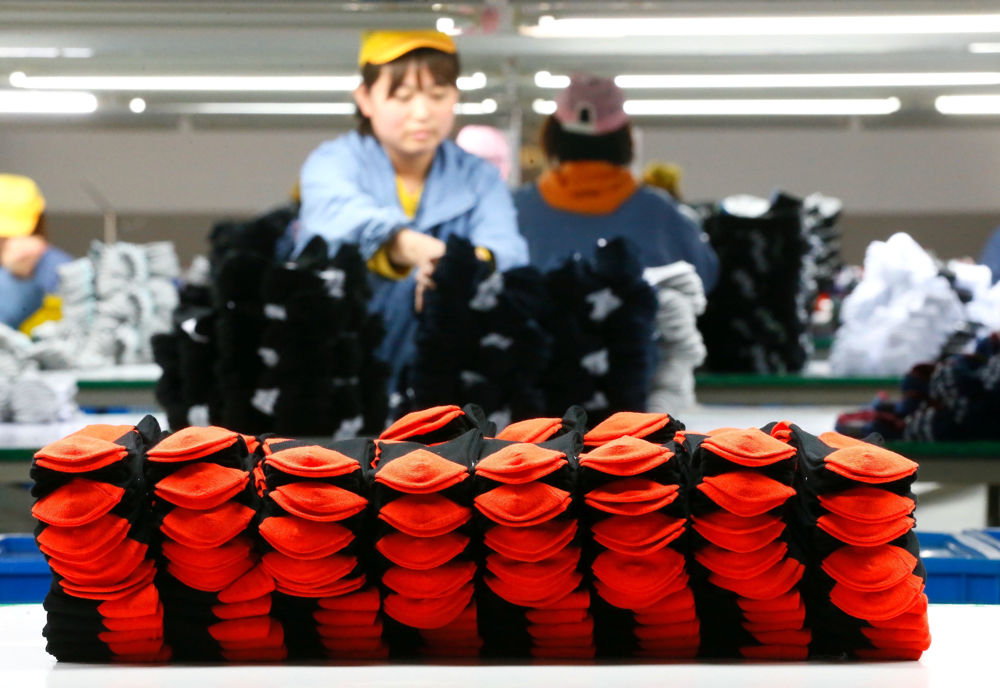 青岛即墨：纺企订单多 工人生产忙