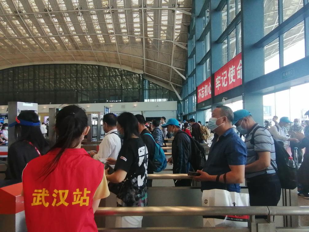 “五一”小长假武铁共发送旅客403万人次