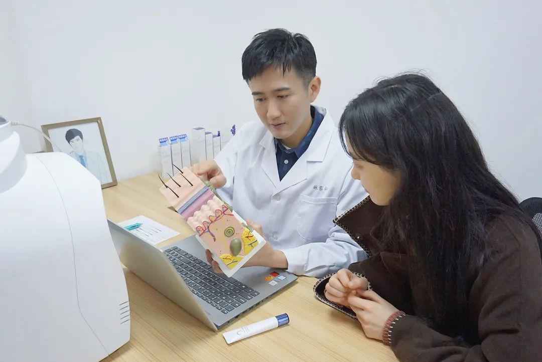 评测 ? 什么样的美白精华让人用了最安心 ?