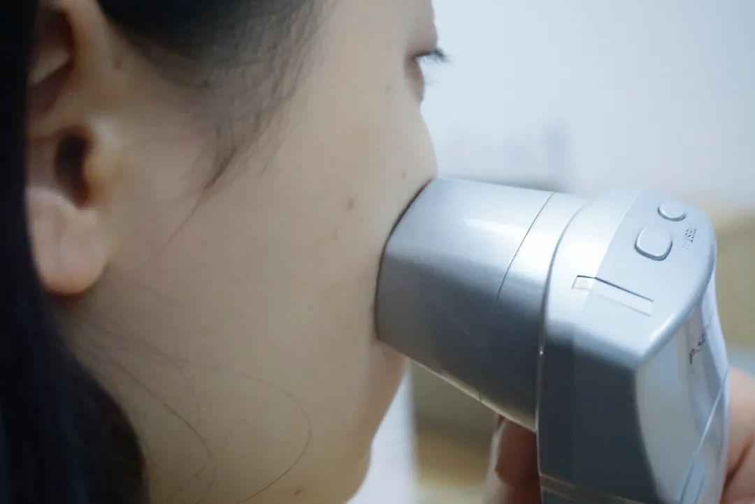 评测 ? 什么样的美白精华让人用了最安心 ?